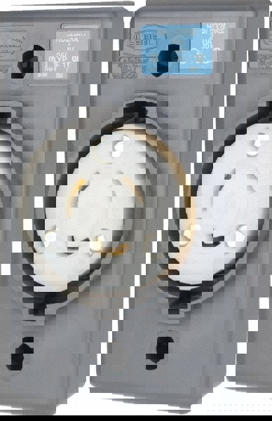 250 VAC, 20 Amp, L6-20R NEMA, Self Grounding Receptacle